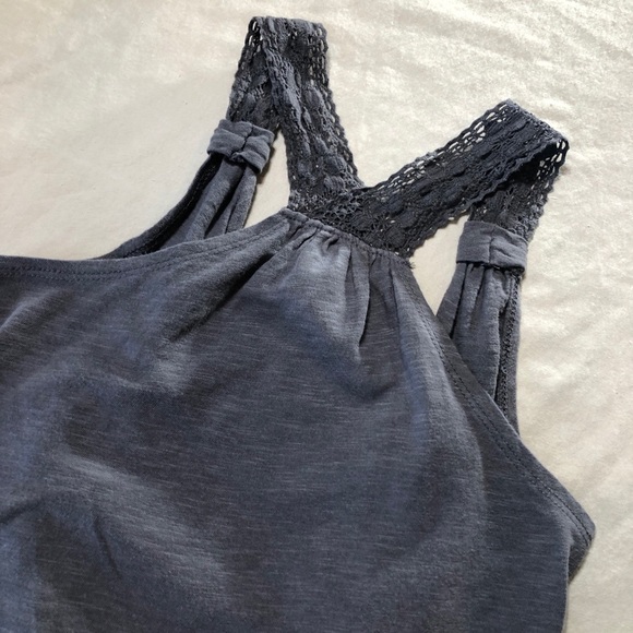 LA Conduct Sleeveless Cardigan Vest - Picture 6 of 7